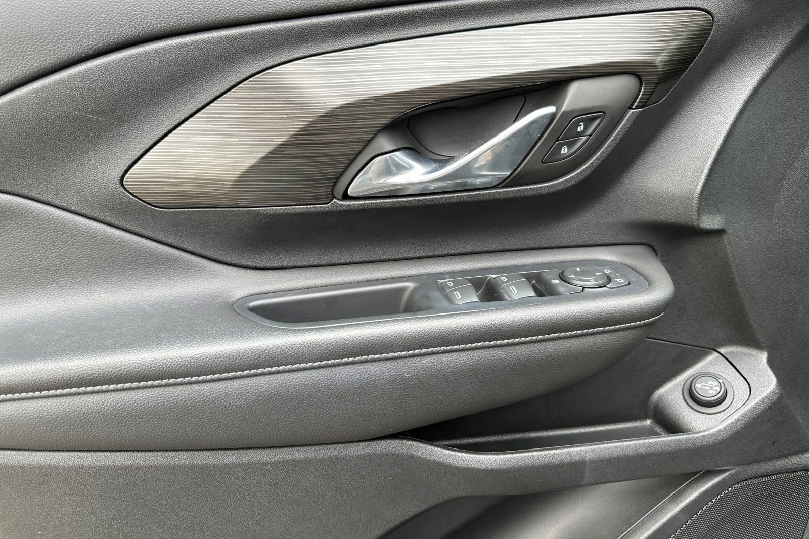 Certified 2023 GMC Terrain SLE w/ Driver Convenience Package image 11