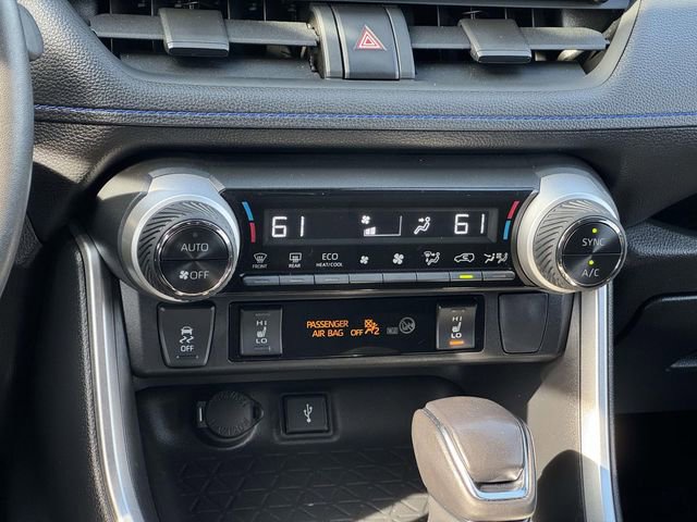 Used 2022 Toyota RAV4 SE w/ SE Grade Weather Package image 17