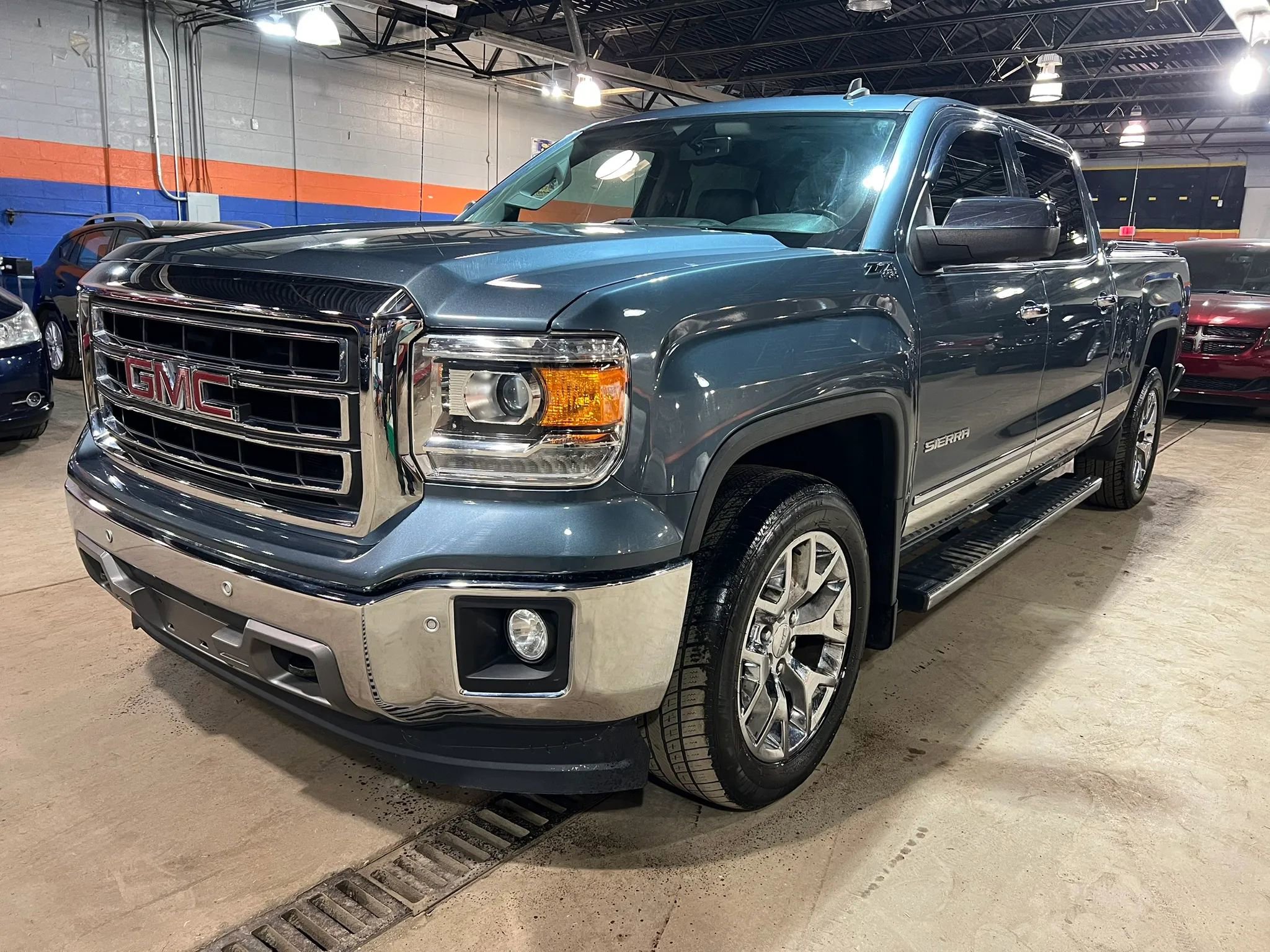 Used 2014 GMC Sierra 1500 SLT w/ SLT Crew Cab Value Package image 8
