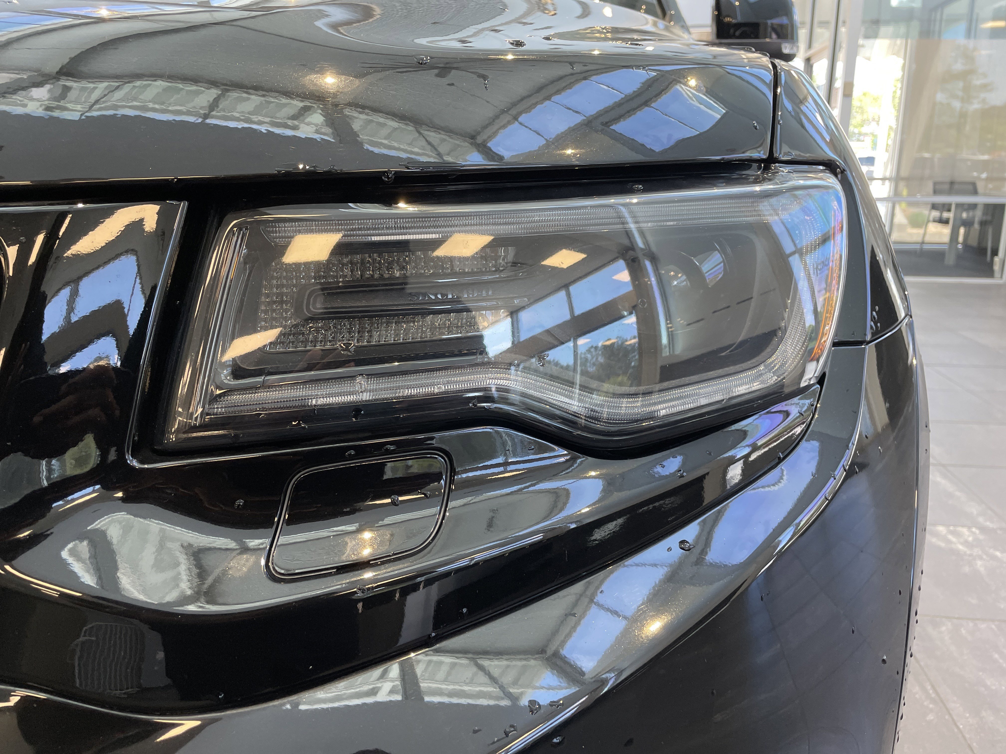 Used 2018 Jeep Grand Cherokee SRT AWD/4WD image 5