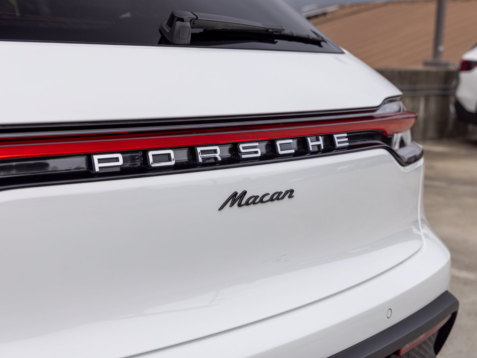Used 2024 Porsche Macan AWD/4WD image 23