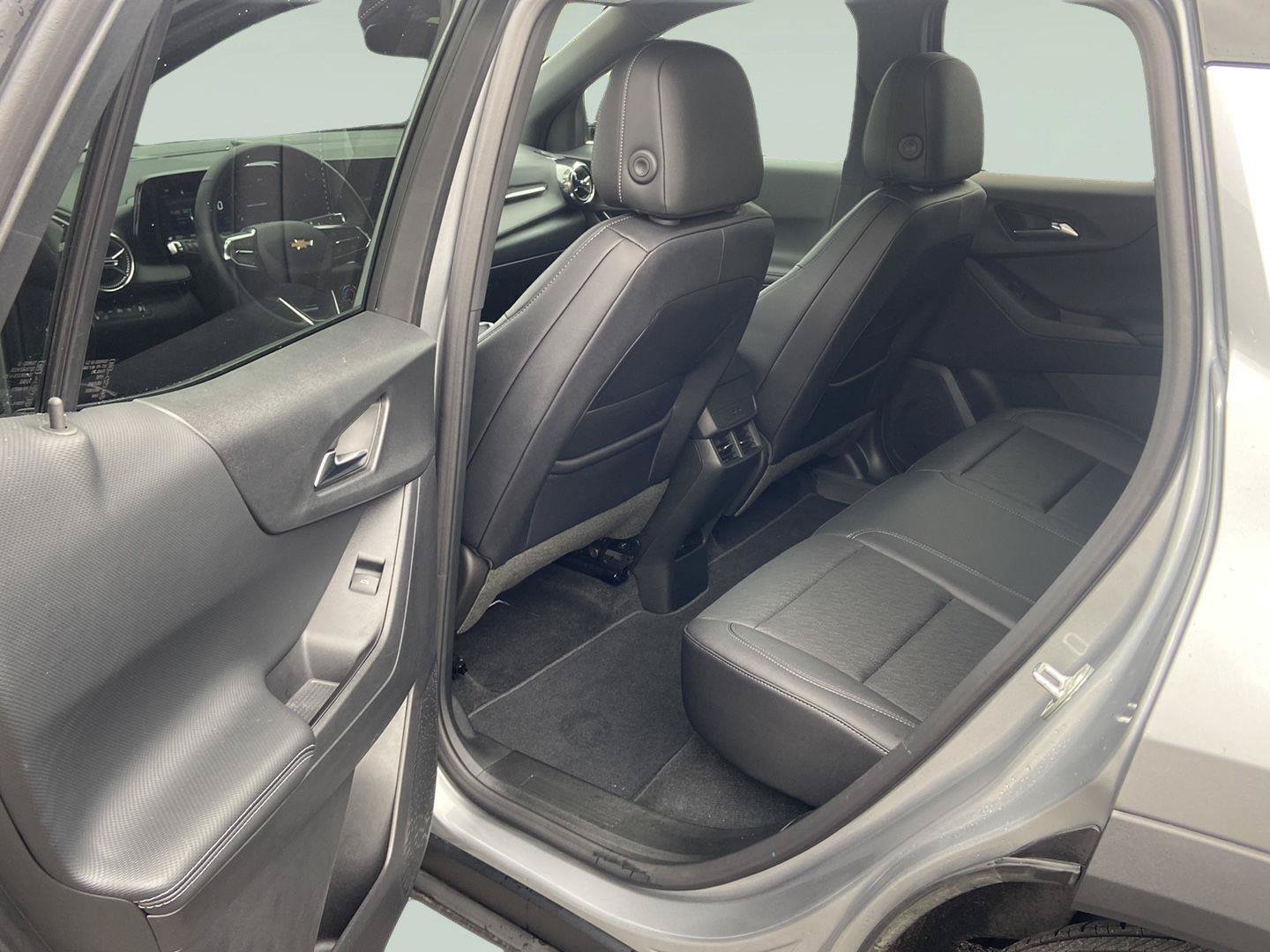 Used 2026 Chevrolet Equinox LT w/ Convenience Package II AWD/4WD image 25