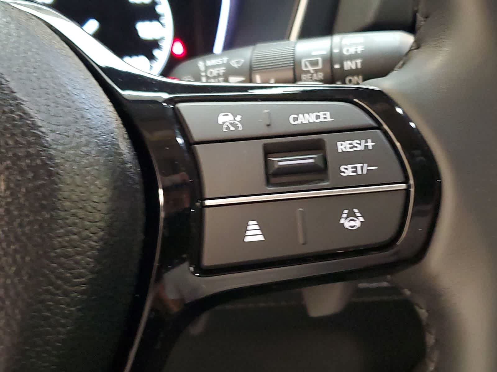 Certified 2025 Honda Pilot Touring image 14