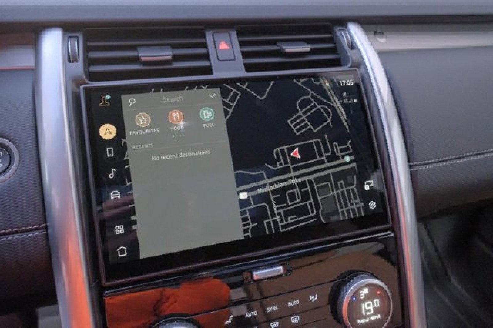 New 2025 Land Rover Discovery Dynamic SE image 22