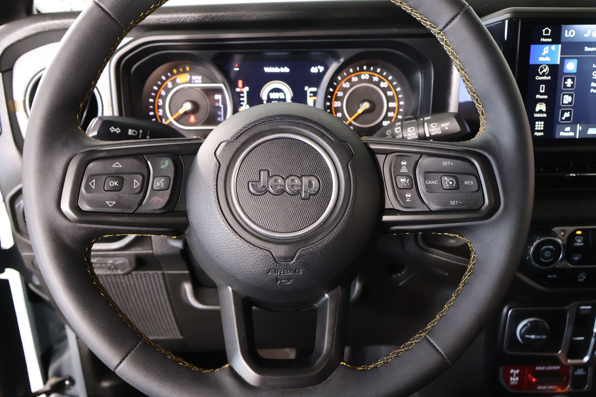 Used 2024 Jeep Wrangler Unlimited Sport AWD/4WD image 3