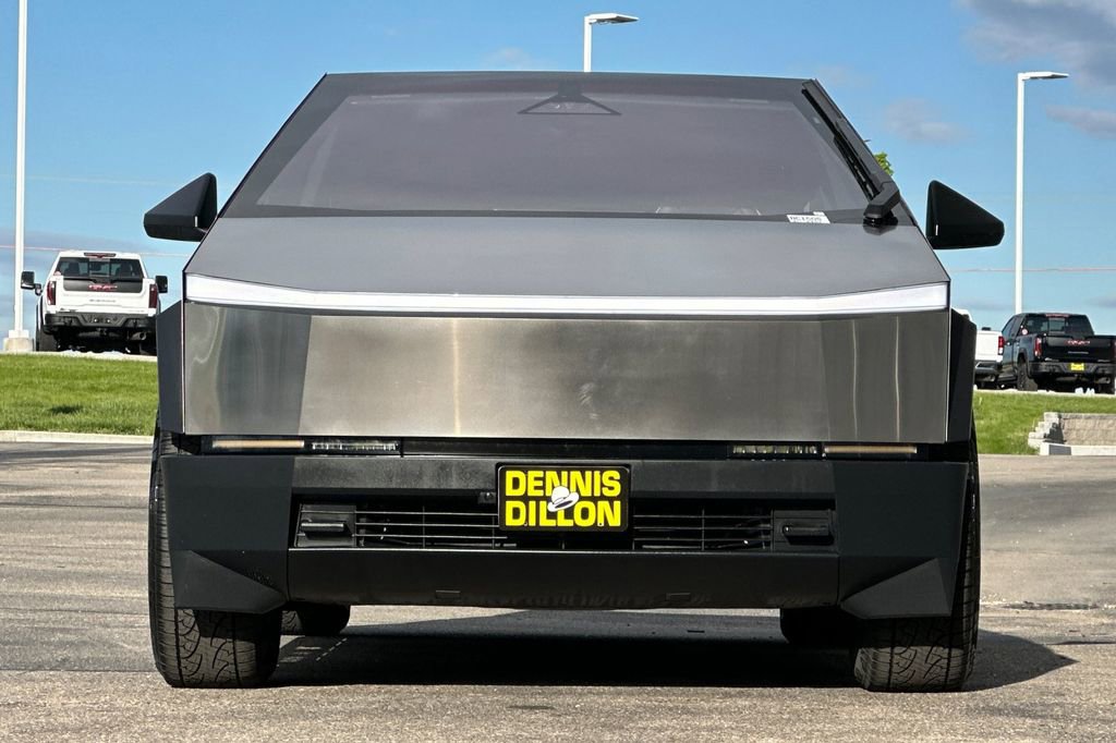 Used 2025 Tesla Cybertruck AWD Crew Cab image 9