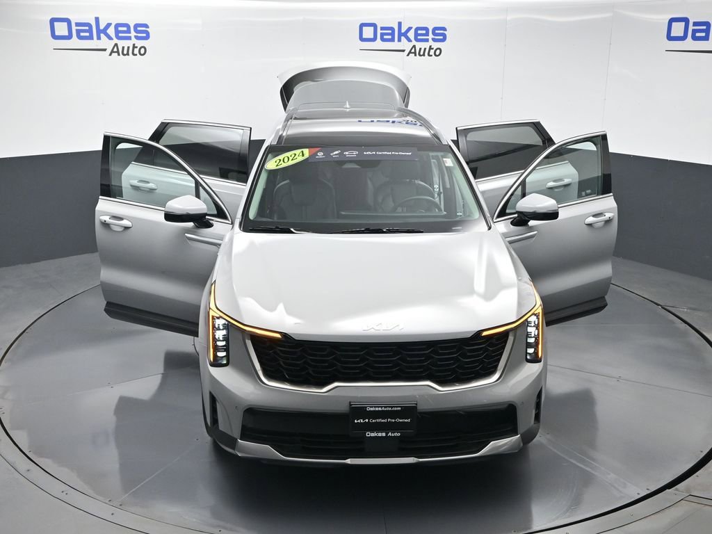 Certified 2024 Kia Sorento EX w/ Panoramic Sunroof Package image 61