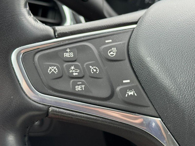 Used 2022 Chevrolet Equinox Premier w/ LPO, Floor Liner Package AWD/4WD image 17