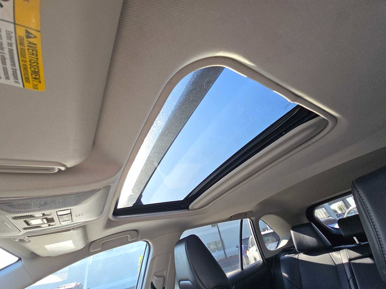 Used 2022 Toyota RAV4 XLE Premium image 34