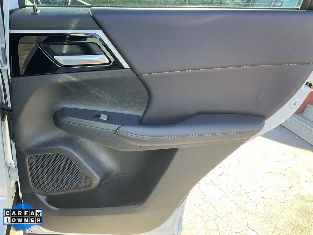 Used 2023 Mitsubishi Outlander SE image 61
