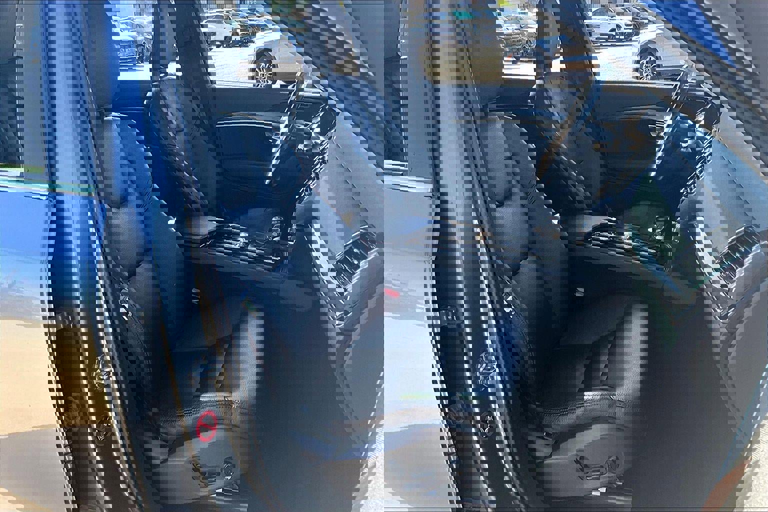 Used 2018 Volvo XC90 T6 Momentum w/ Convenience Package image 30