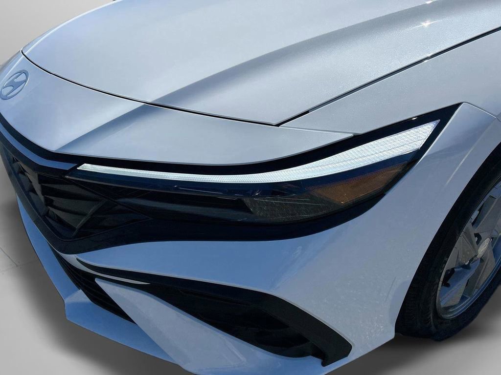 New 2026 Hyundai Elantra SE image 34