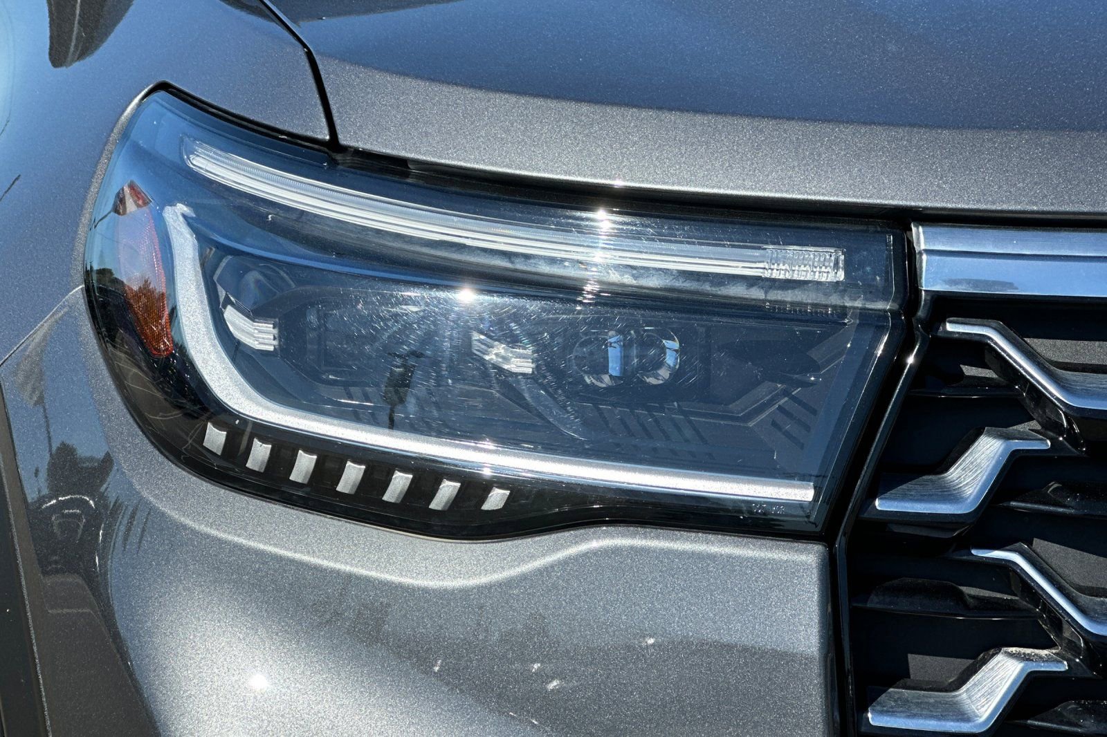 Used 2025 Ford Explorer Platinum w/ LUX Leather Package image 51