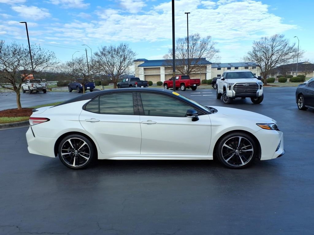Used 2018 Toyota Camry XSE image 2