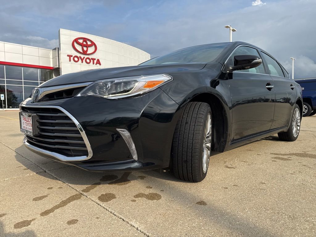 Used 2018 Toyota Avalon Limited FWD image 6