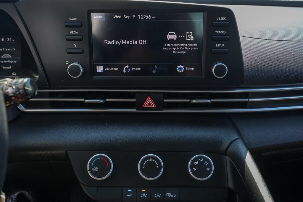 Used 2021 Hyundai Elantra SE FWD image 27