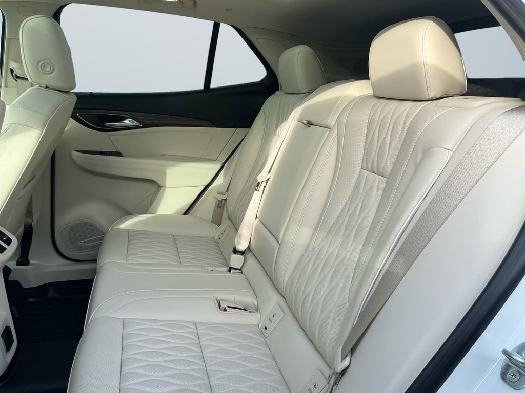 Used 2022 Buick Envision Avenir w/ Technology Package II image 13