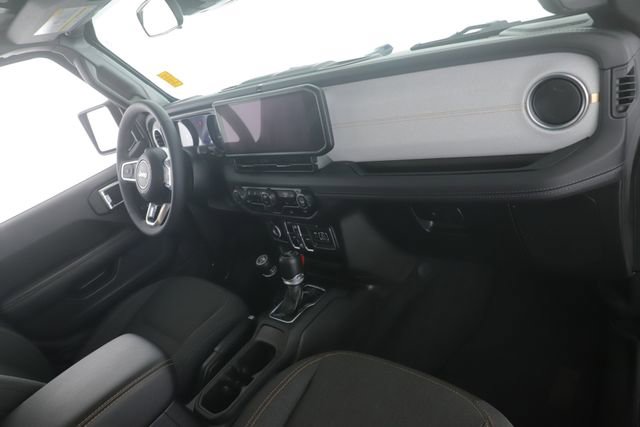 Used 2025 Jeep Wrangler Unlimited Sahara image 28