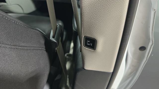 Used 2023 Chrysler Voyager LX FWD image 28