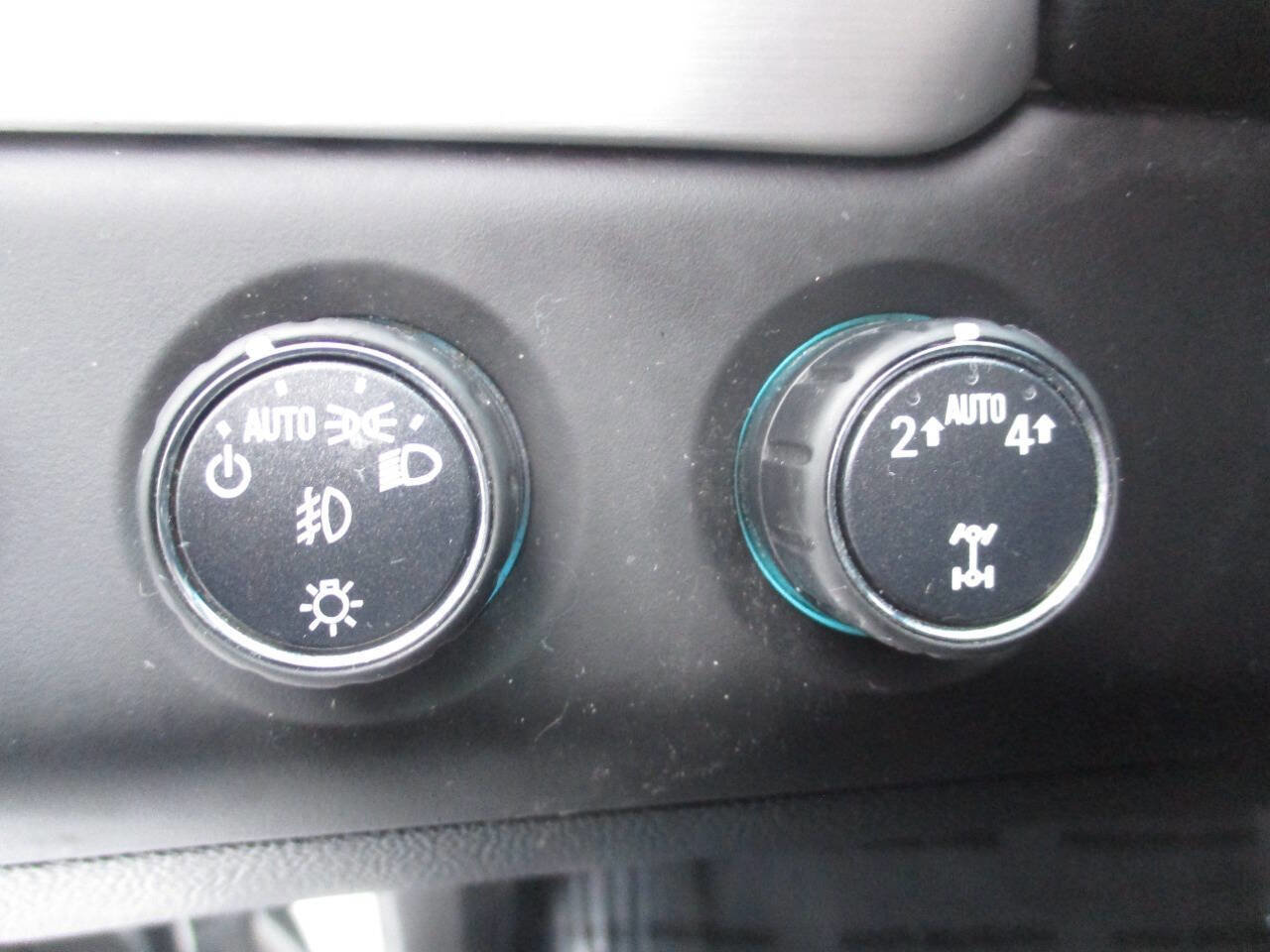 Used 2018 GMC Yukon XL SLE w/ SLE Value Package image 15