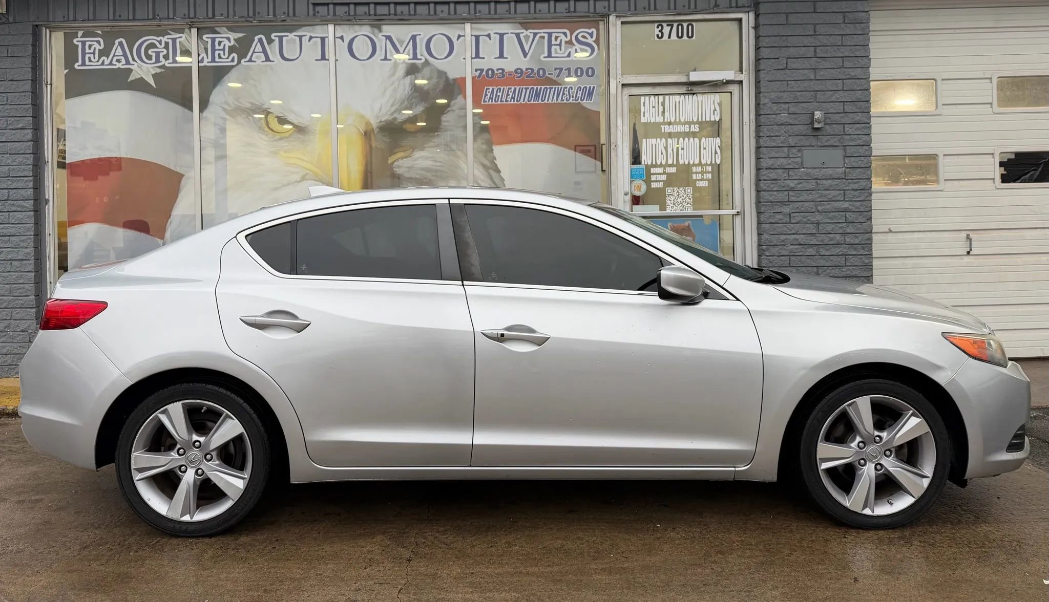 Used 2014 Acura ILX w/ Technology Package image 2