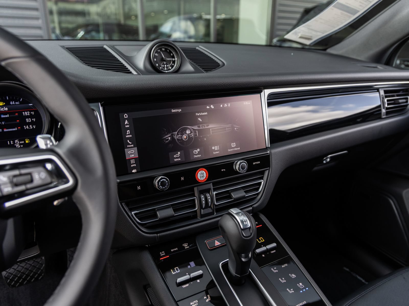 Certified 2026 Porsche Macan AWD/4WD image 31