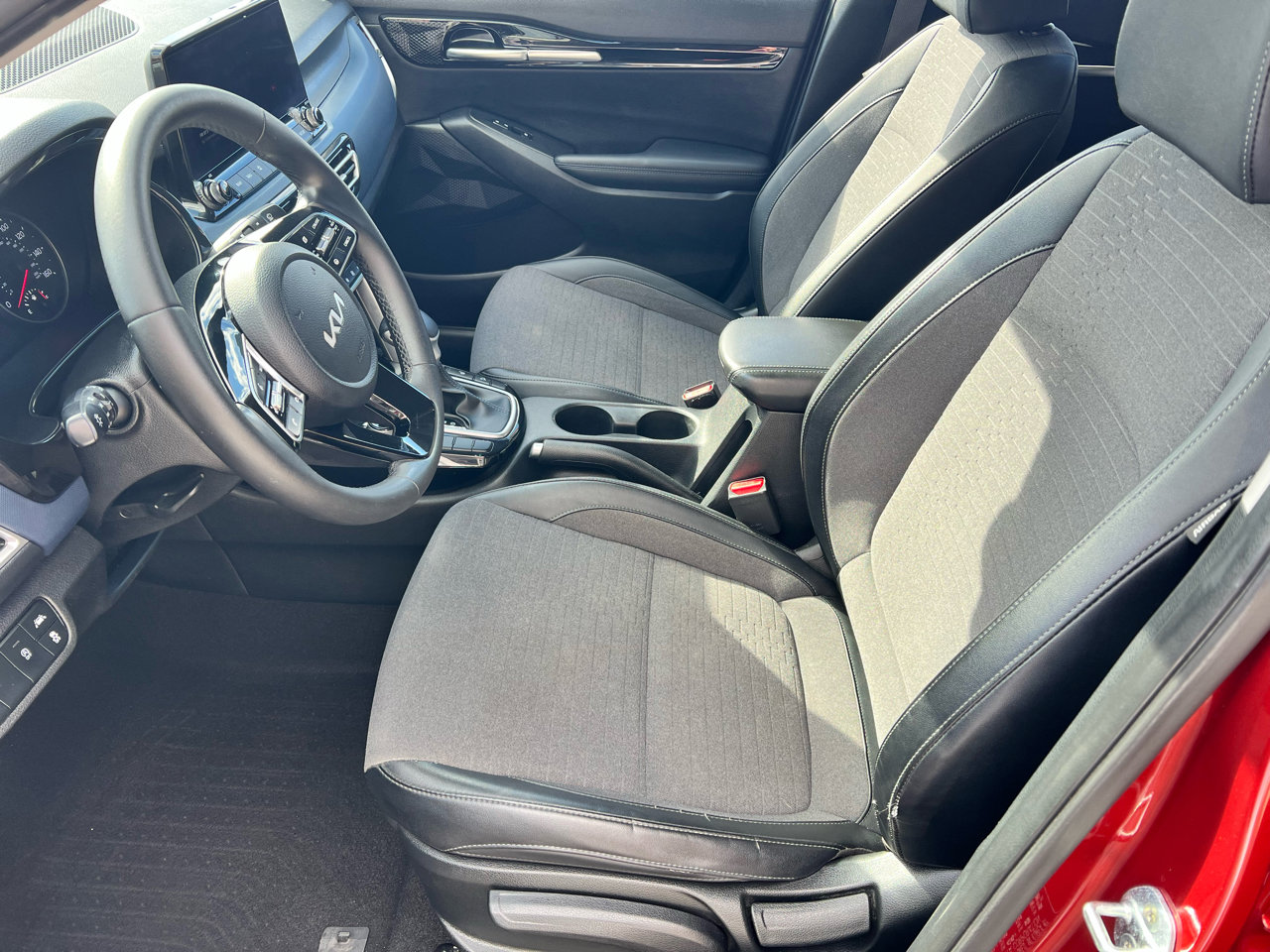 Used 2023 Kia Seltos Nightfall Edition image 8