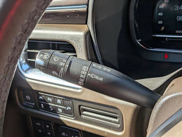 Used 2022 Chevrolet Tahoe Z71 w/ Luxury Package AWD/4WD image 16