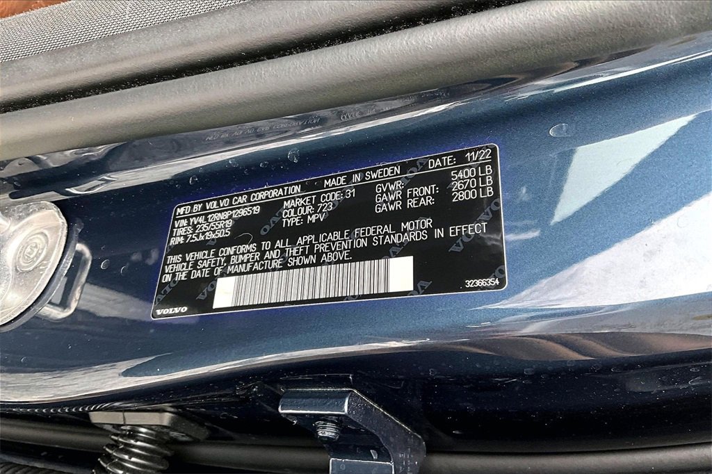 Used 2023 Volvo XC60 B5 Plus w/ Climate Package image 18