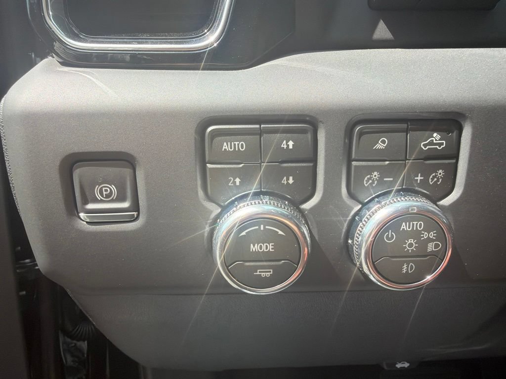 New 2026 GMC Sierra 2500 Denali Ultimate AWD/4WD image 18
