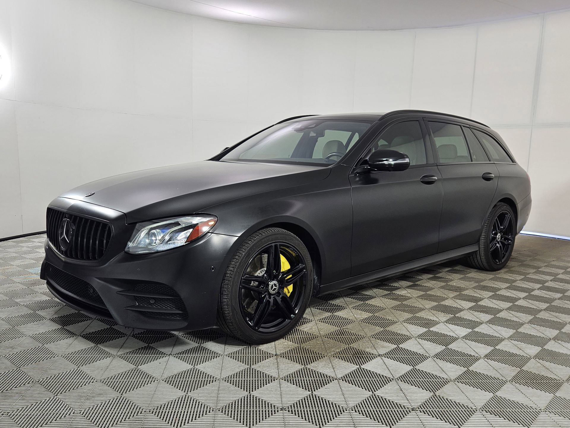 Used 2019 Mercedes-Benz E 450 4MATIC Wagon image 3