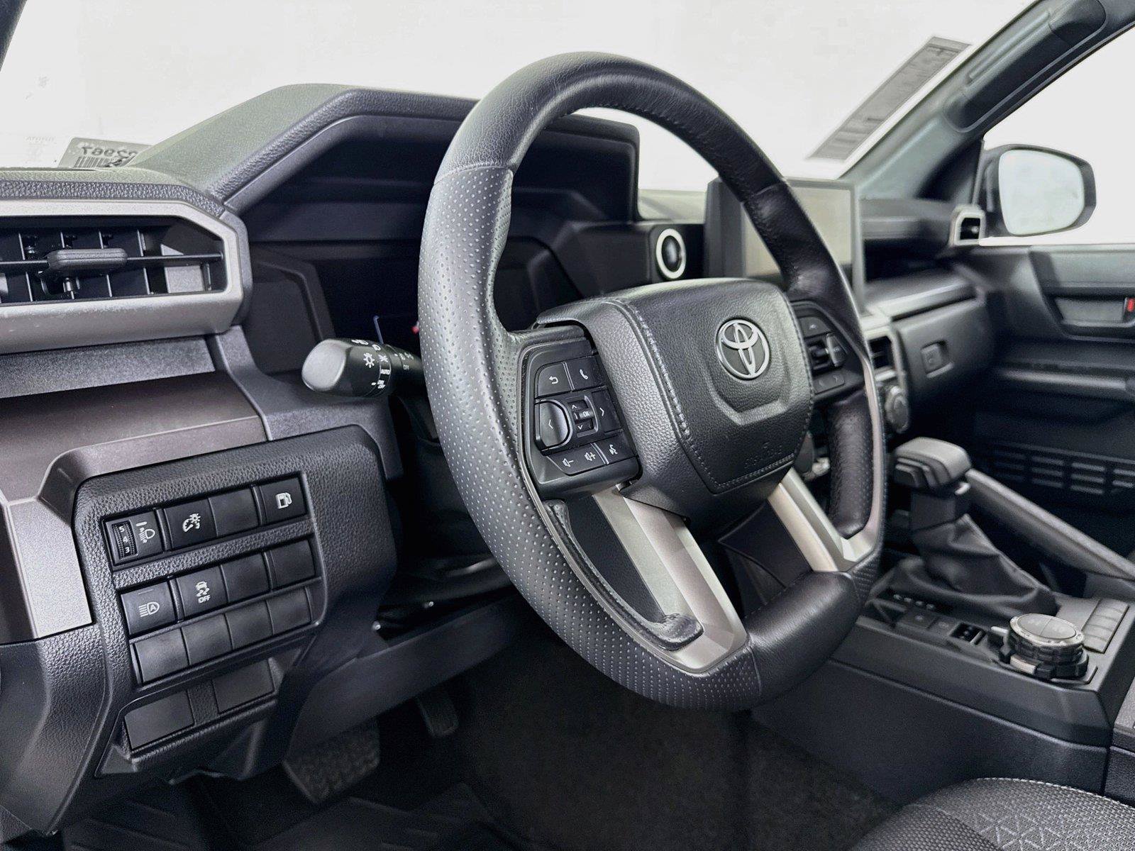 Certified 2025 Toyota 4Runner SR5 AWD/4WD image 4