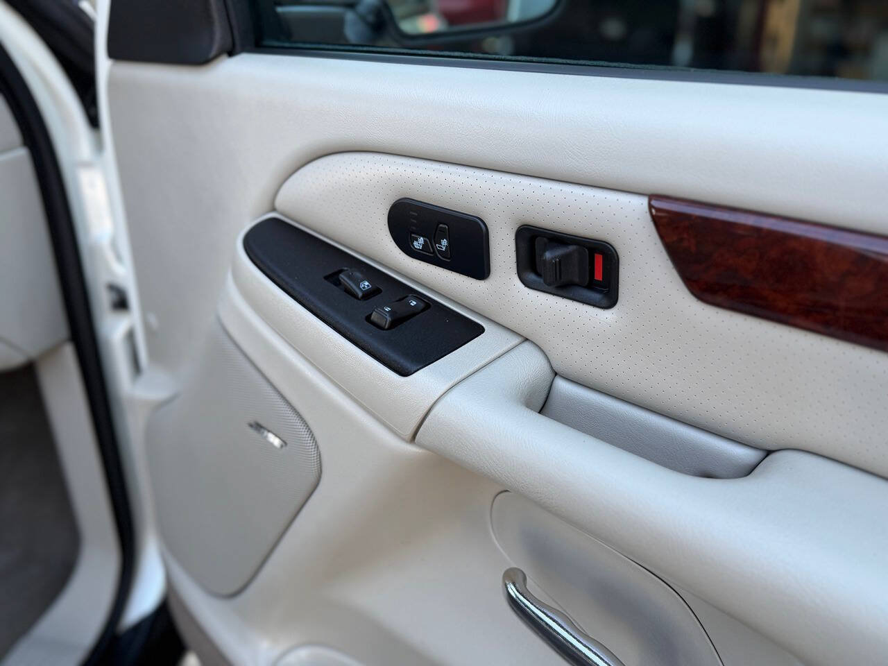 Used 2005 Cadillac Escalade EXT AWD/4WD image 65