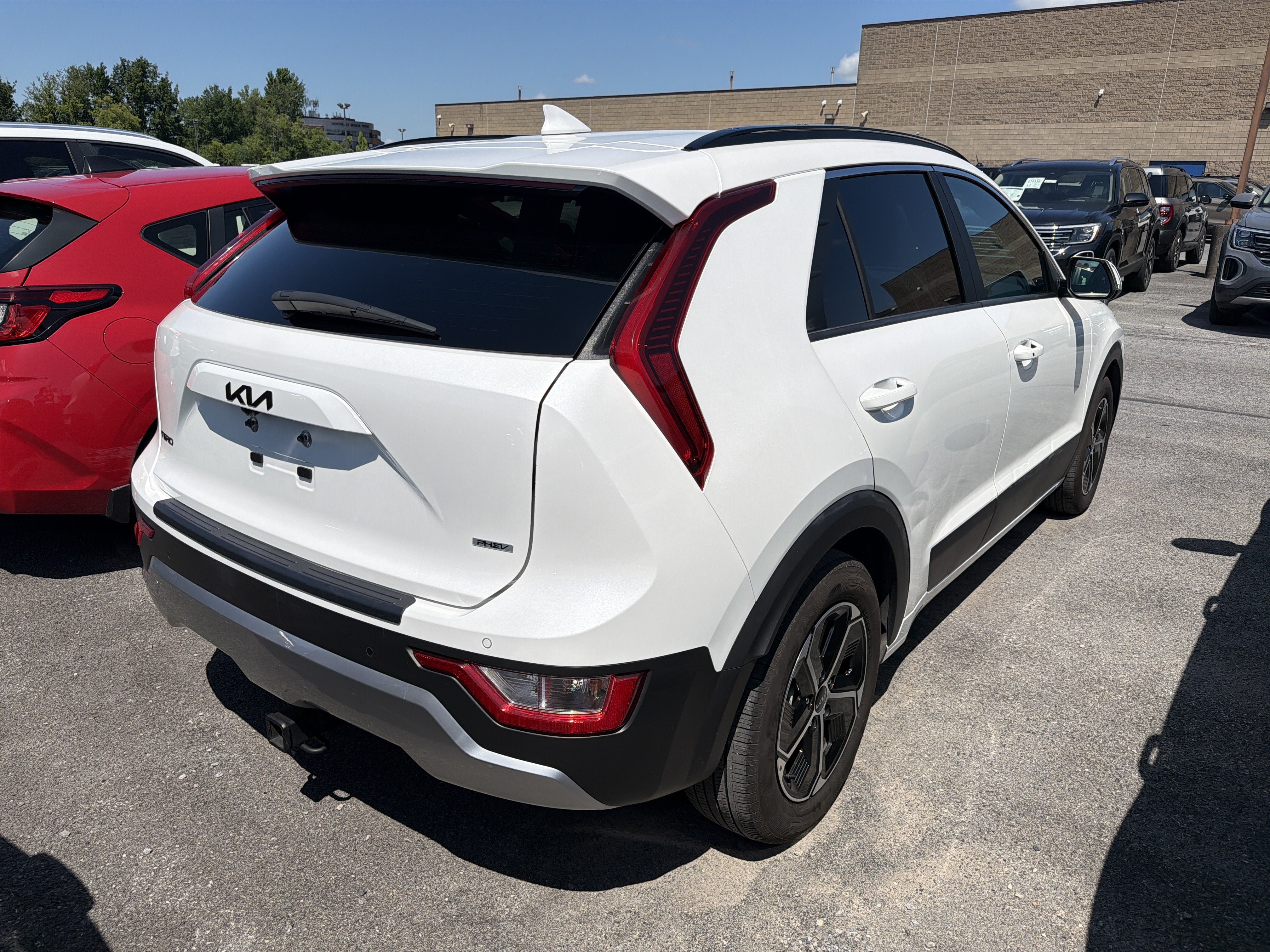 Used 2024 Kia Niro EX w/ EX Cold Weather Package FWD image 6