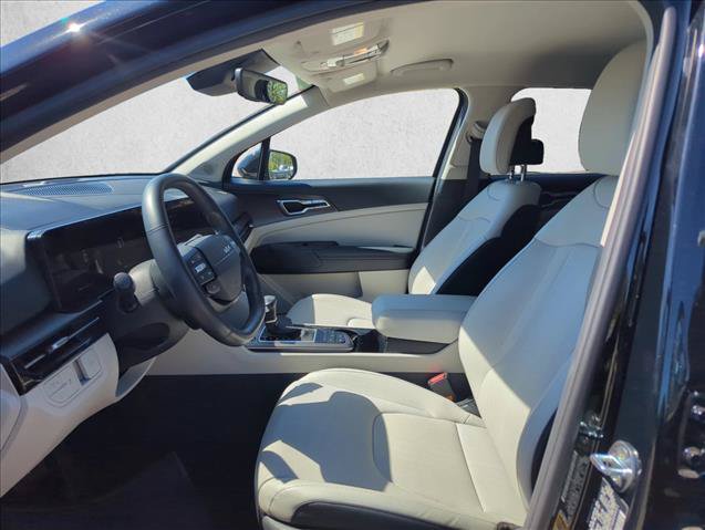 Used 2026 Kia Sportage EX FWD image 17
