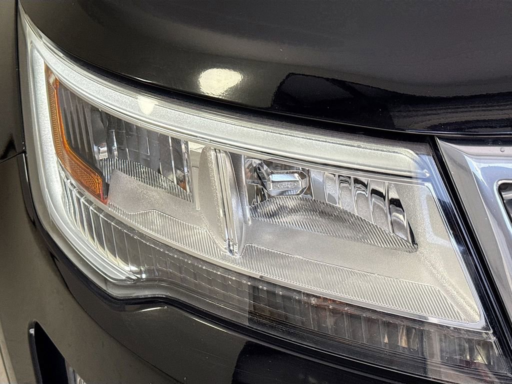 Used 2017 Ford Explorer Platinum AWD/4WD image 41