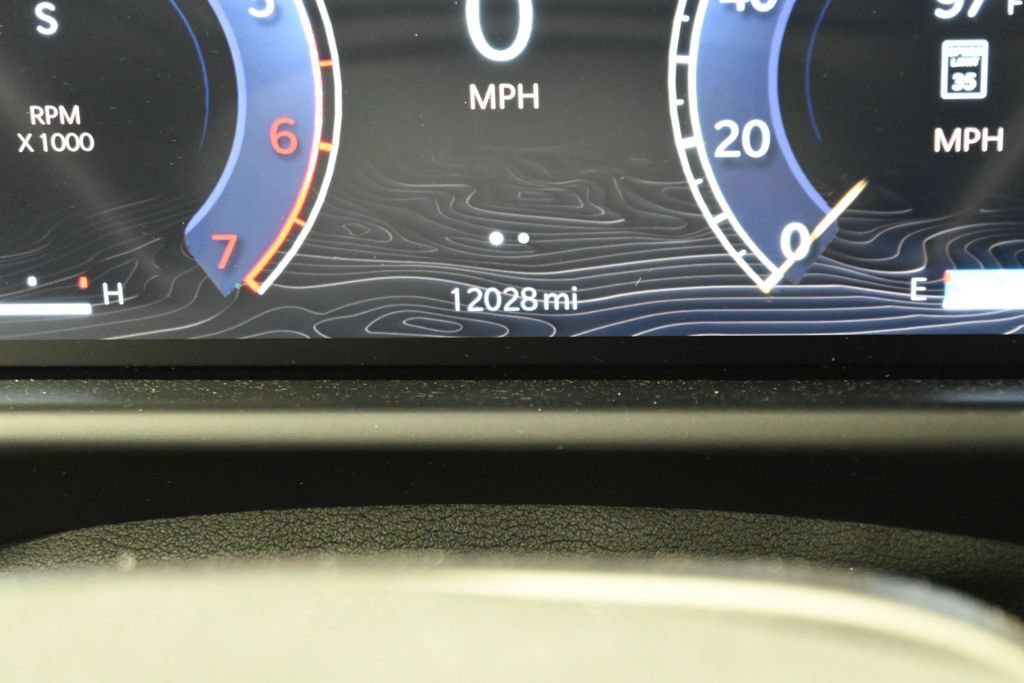 Used 2025 Jeep Wagoneer Series III w/ Premium Group I AWD/4WD image 18