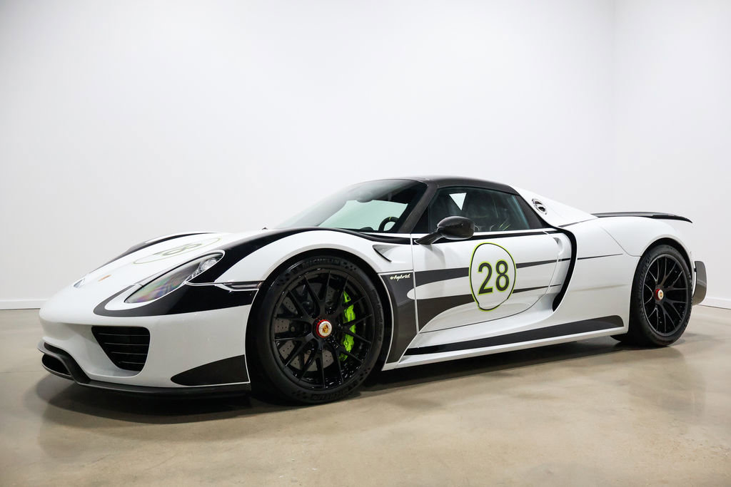 Used 2015 Porsche 918 Spyder image 12