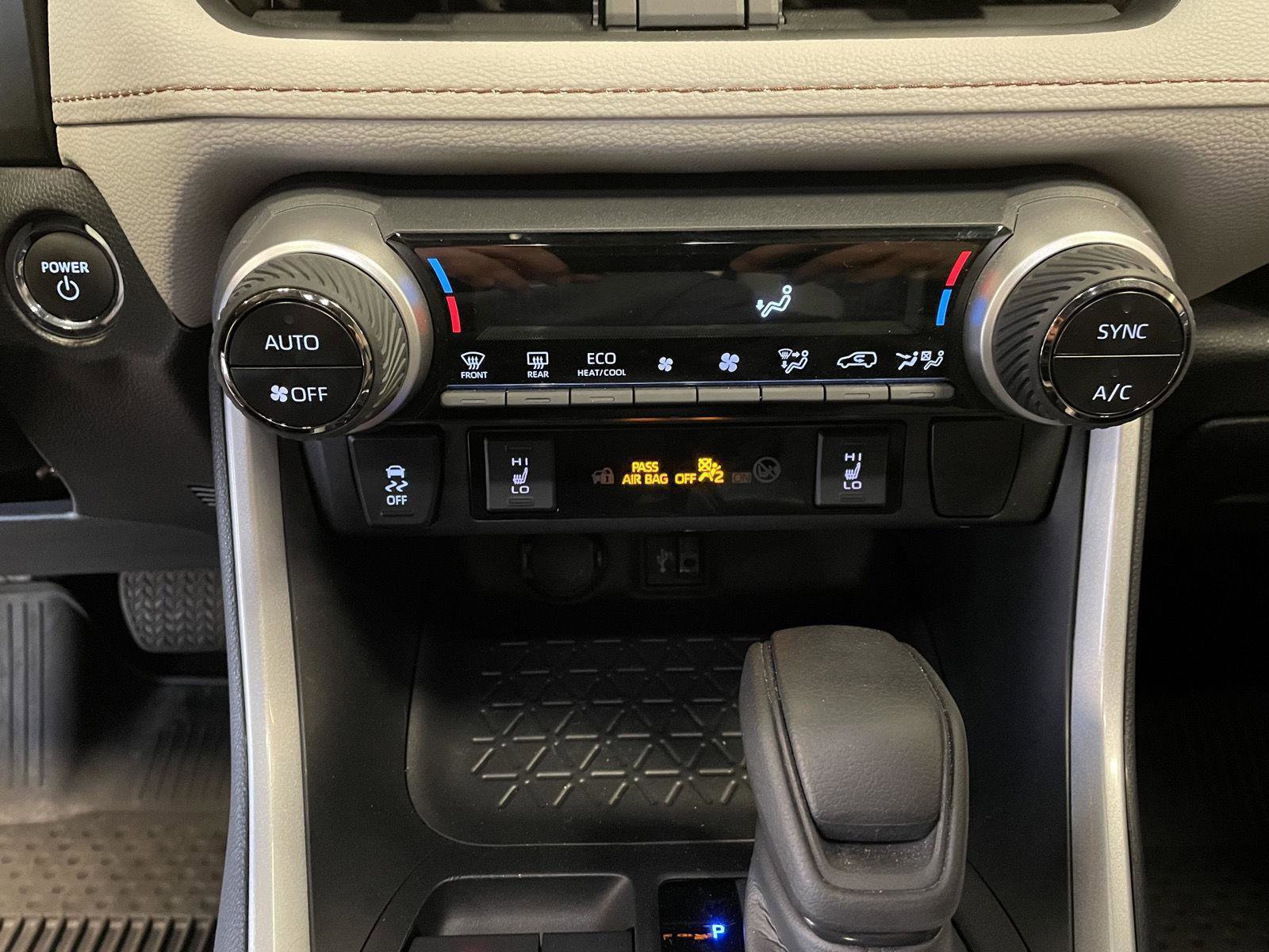 Used 2024 Toyota RAV4 XLE w/ Convenience Package image 33