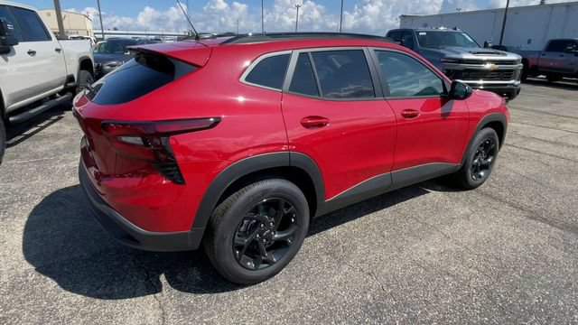 New 2026 Chevrolet Trax LT w/ Driver Confidence Package FWD image 2