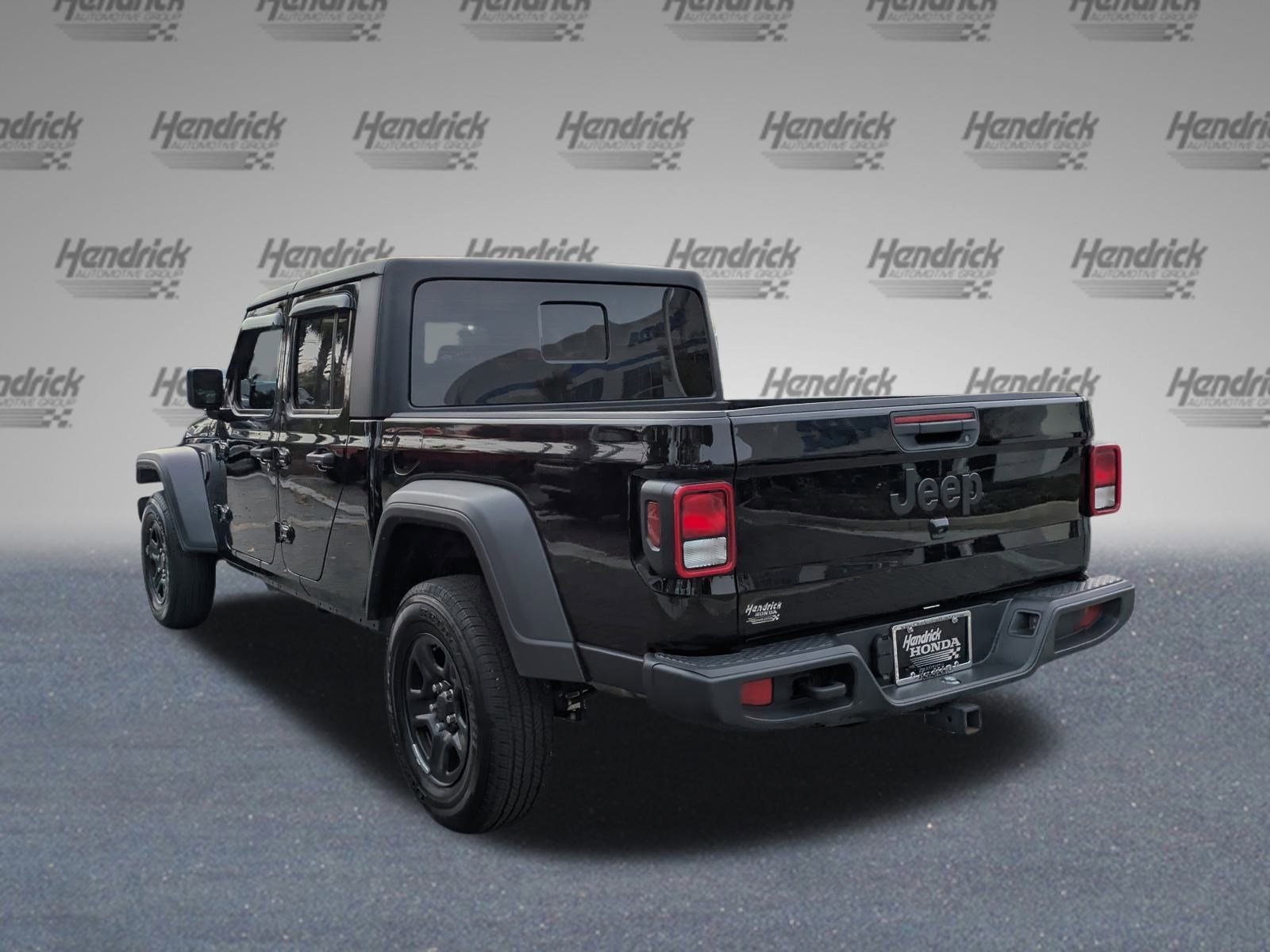 Used 2024 Jeep Gladiator Sport image 7