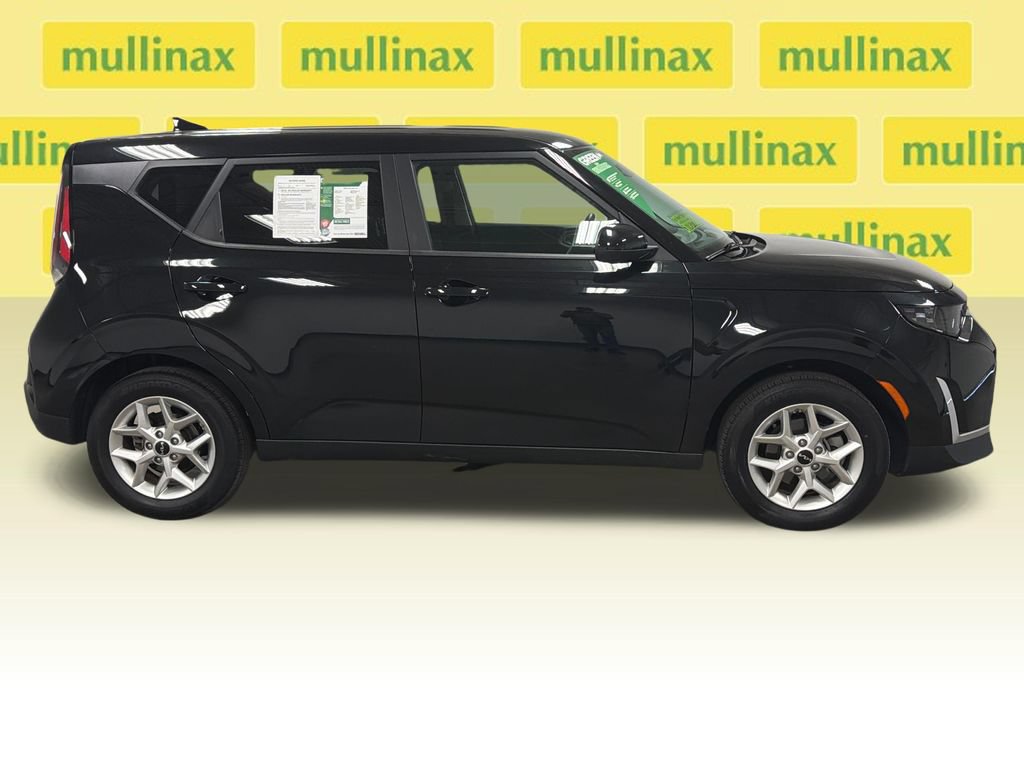Used 2025 Kia Soul LX w/ LX Technology Package FWD image 20