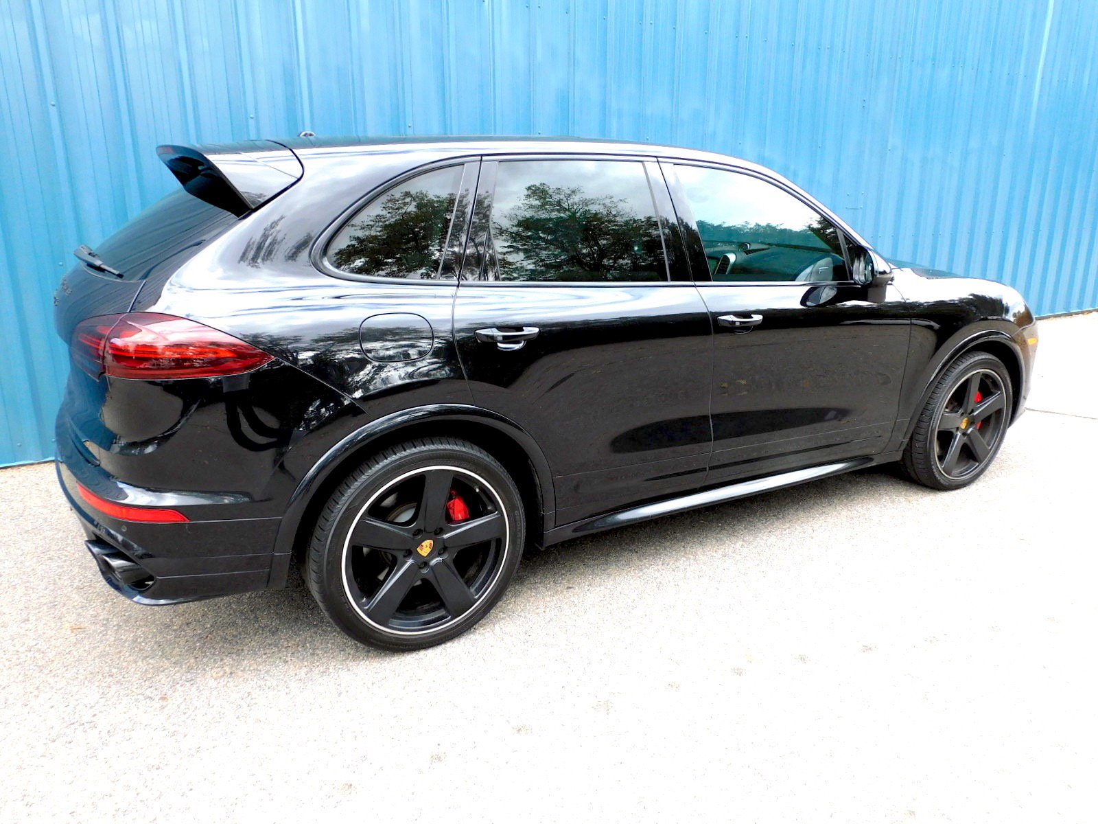 Used 2016 Porsche Cayenne GTS image 5