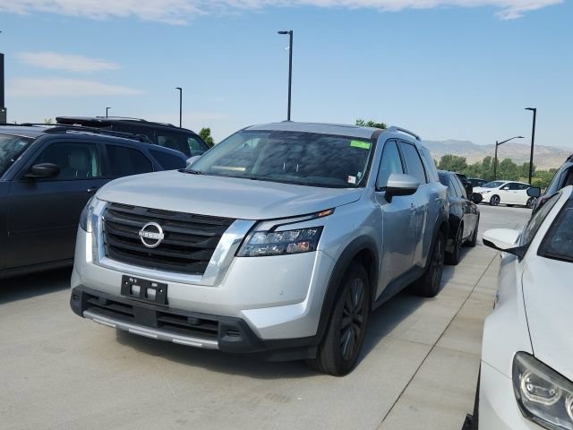 Used 2025 Nissan Pathfinder SL w/ SL Premium Package AWD/4WD image 1