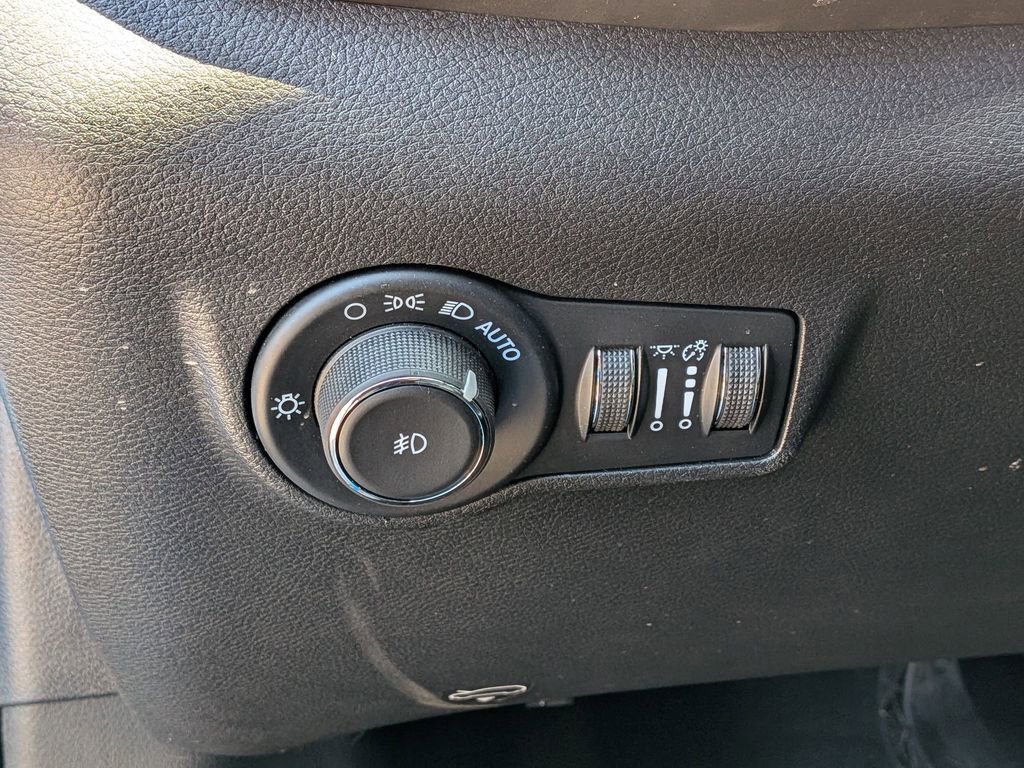 Used 2026 Jeep Compass Limited image 15