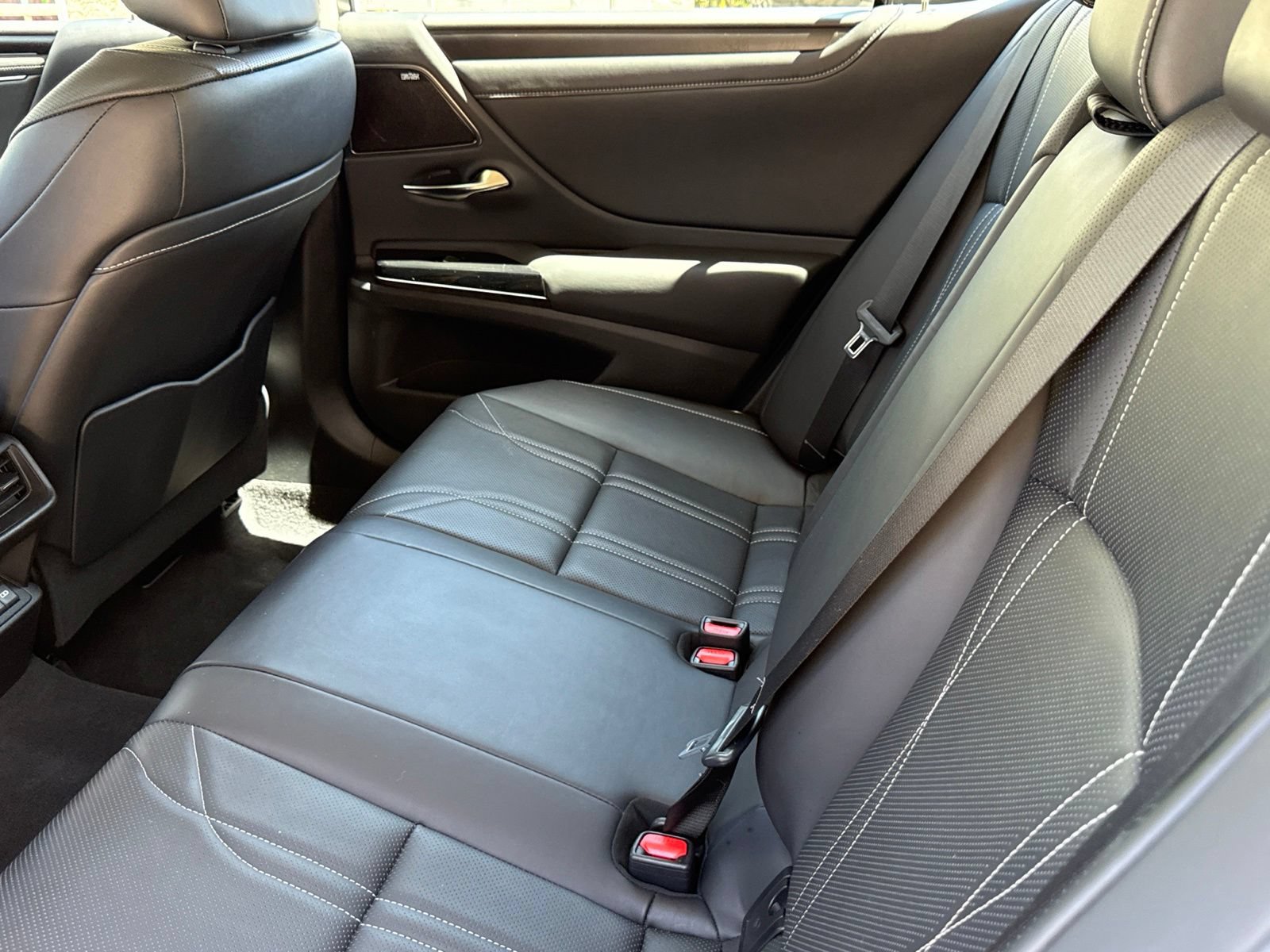 Used 2023 Lexus ES 300h w/ Accessory Package (Z1) FWD image 41