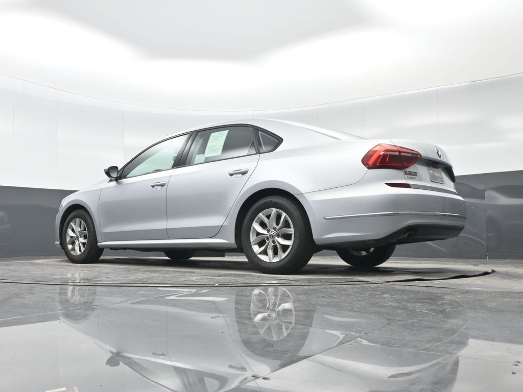 Used 2018 Volkswagen Passat 2.0T S image 28