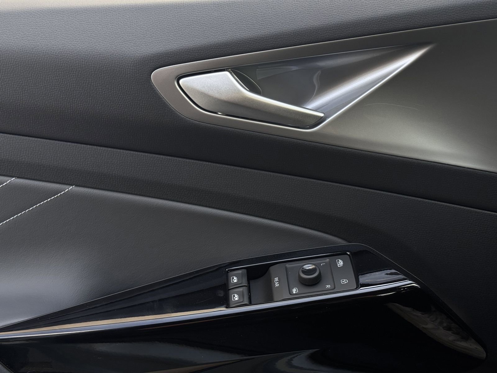 New 2026 Volkswagen ID.4 Pro S RWD image 22