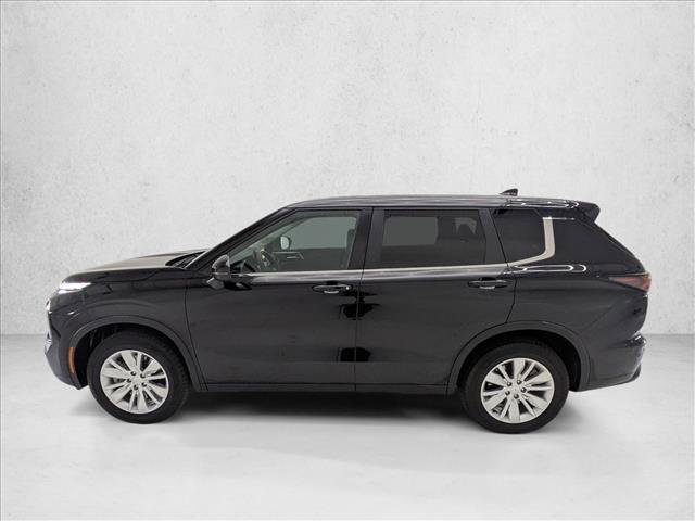 Used 2025 Mitsubishi Outlander ES image 9
