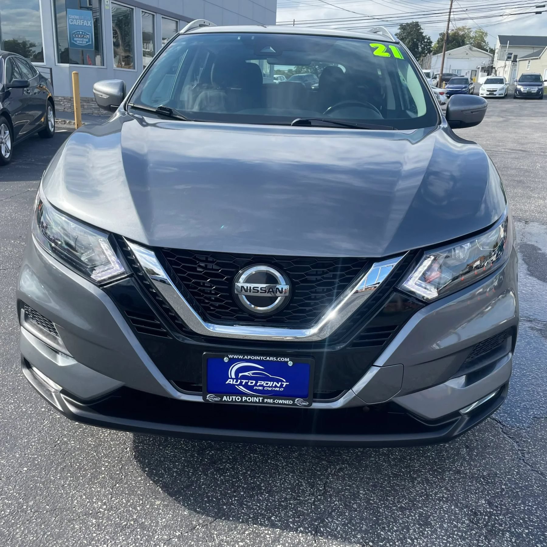 Used 2021 Nissan Rogue Sport SV FWD image 2